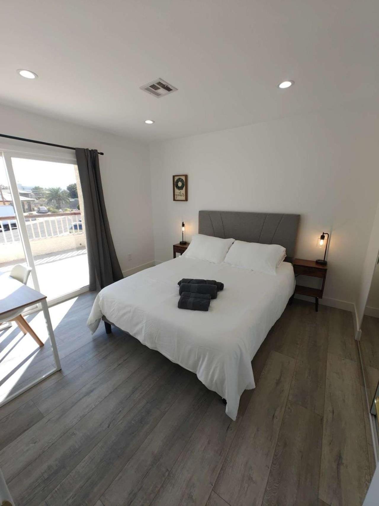 The Strip Is Just Around The Corner! Newly Renovated Luxury Modern Minimalist Villa With Large Pool! Las Vegas Exterior foto