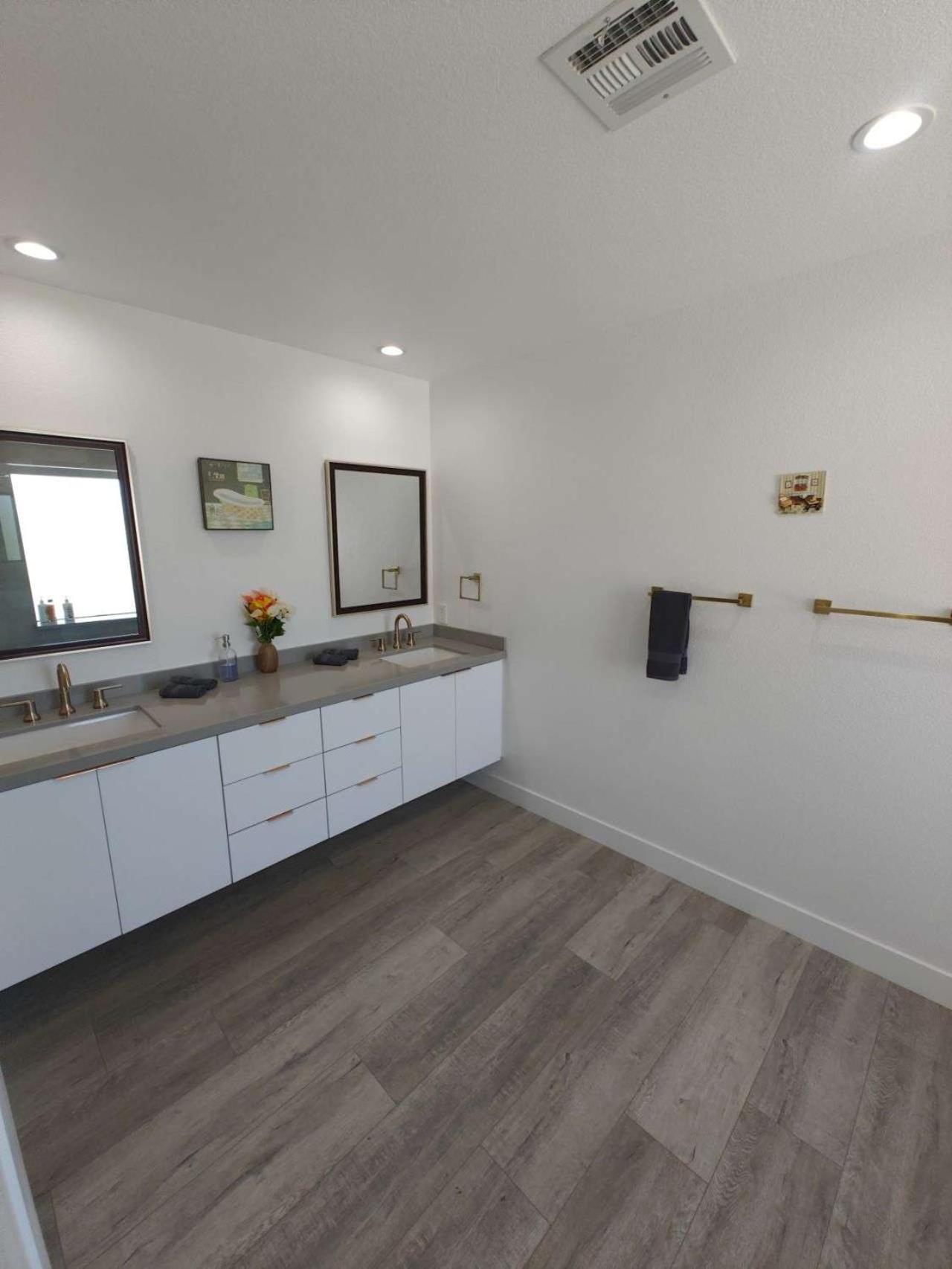 The Strip Is Just Around The Corner! Newly Renovated Luxury Modern Minimalist Villa With Large Pool! Las Vegas Exterior foto